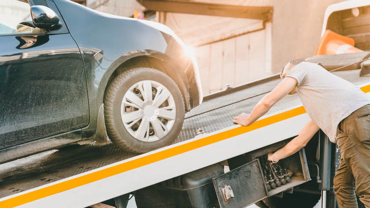 Why Car Removals Experts Prefer to Buy Any Car?